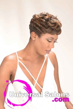 Short Sexy Pixie Cut With Highlights from Dominiique Blount (3)